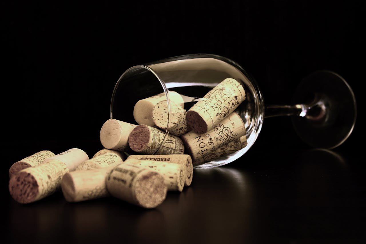 cork-bowls-wine-glass-of-wine-36741.jpg